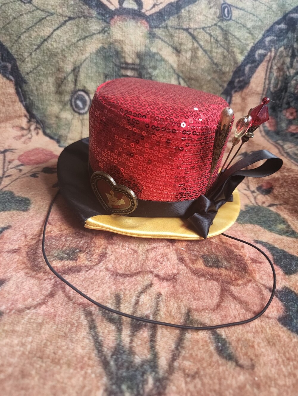 NWT Disney Parks Queen of Hearts mini top hat fascinator - Picture 4 of 10